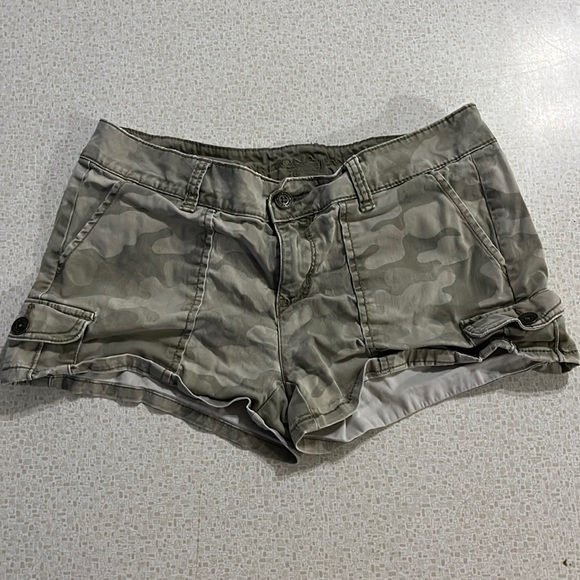 Camouflage cargo shorts - Picture 1 of 4